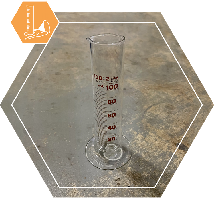 Measuring cylinder 100 ml LM